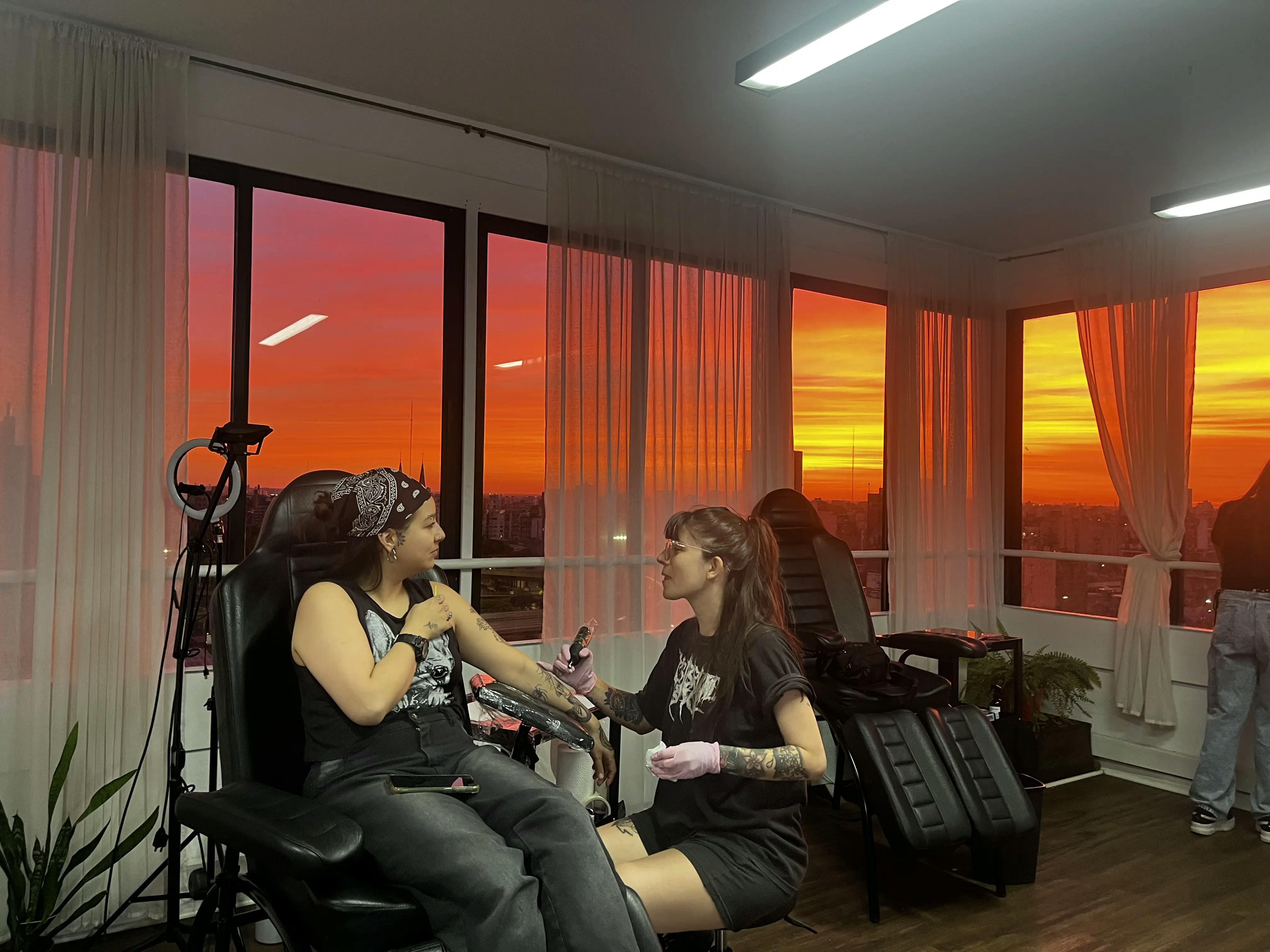 Consulta al Aterdecer