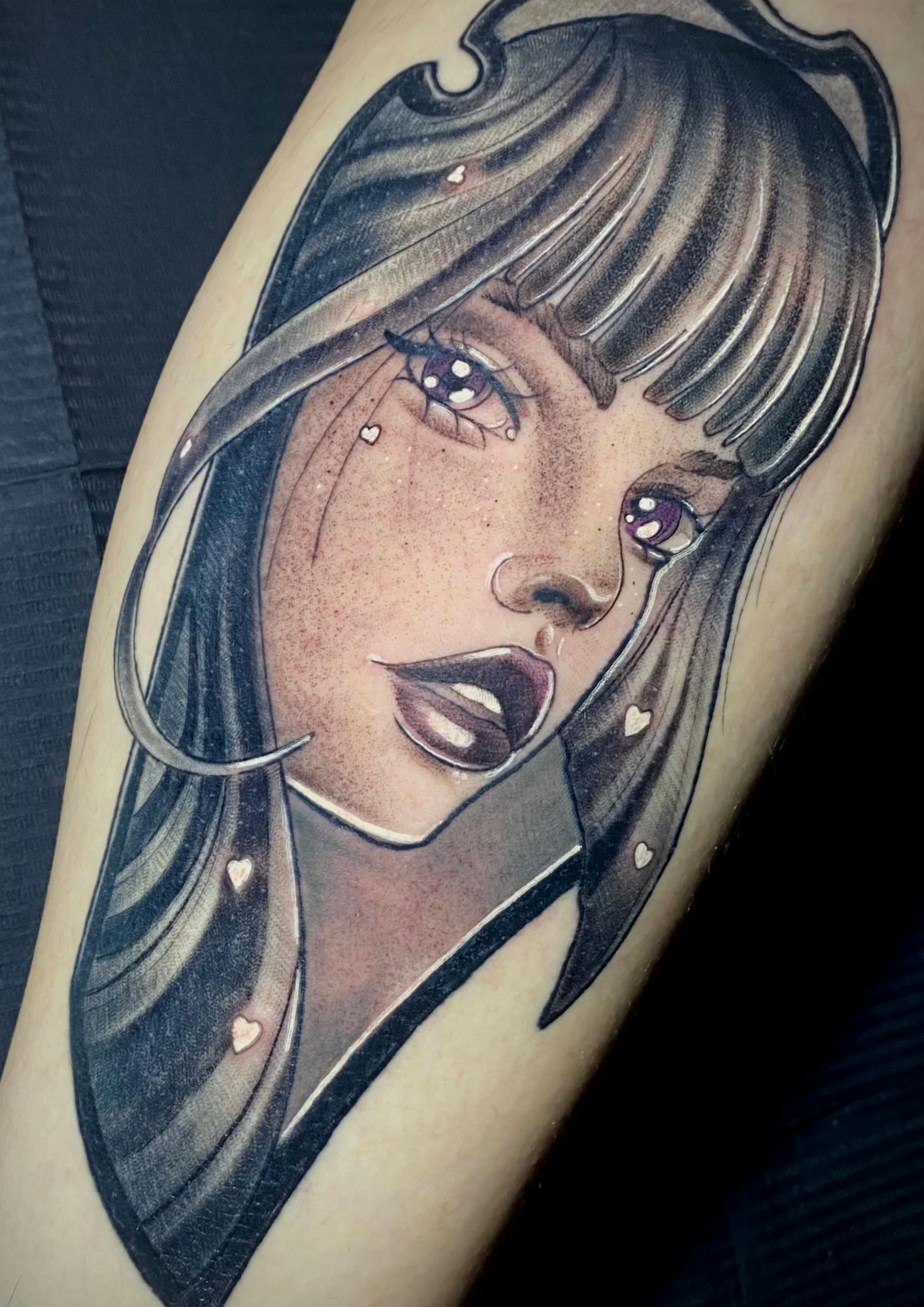 Female portrait tattoo in black & grey - ESTUDIO12 por Delicacy, expression, and contrast.