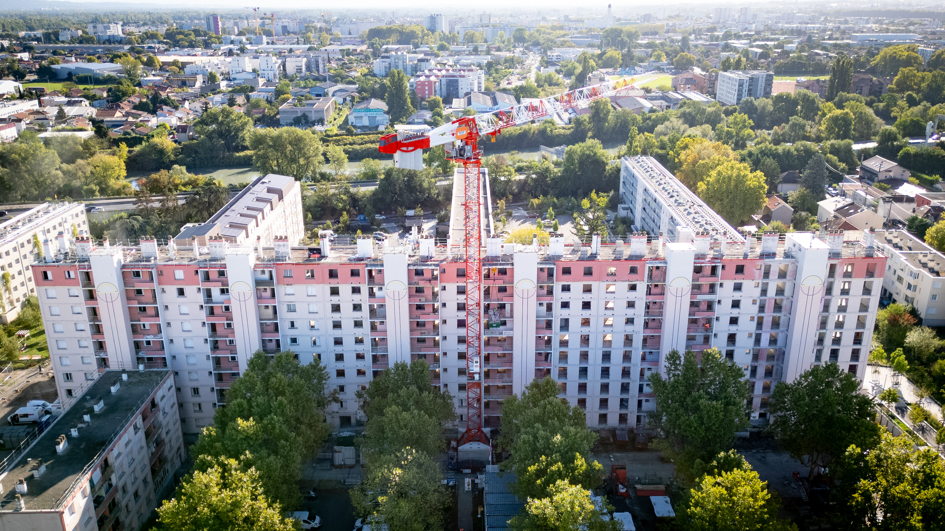 Bâtiment F de Pranard, le bâtiment est en cours de curage permettant de créer de nouvelles typologies de logements à terme. 