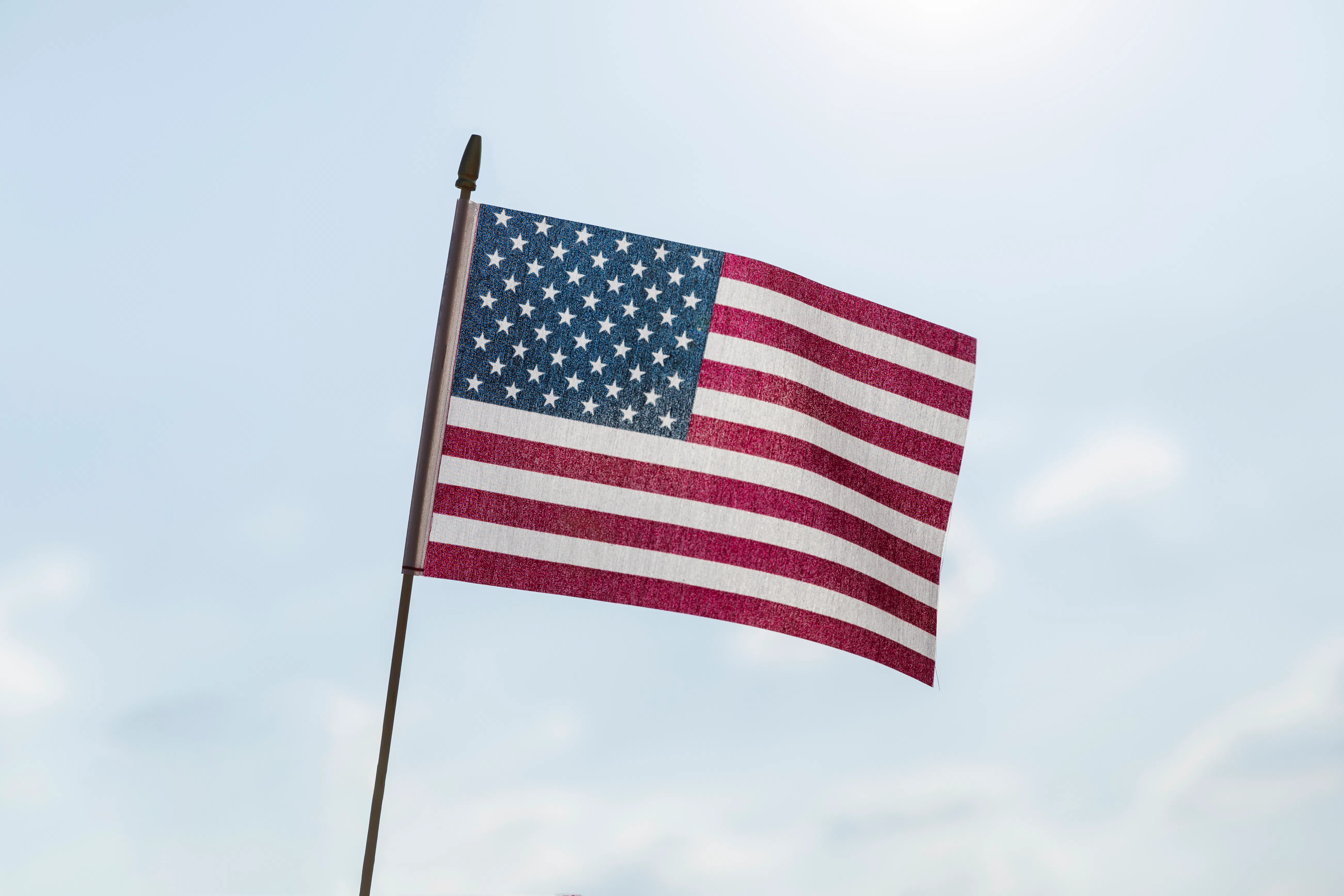 Bandeira dos Estados Unidos hasteada