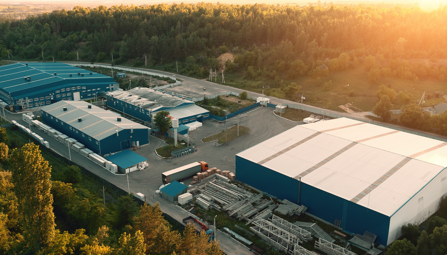 Entretenir, réoutiller, recharger : avantages et défis des fermetures estivales dans l'industrie manufacturière moderne.