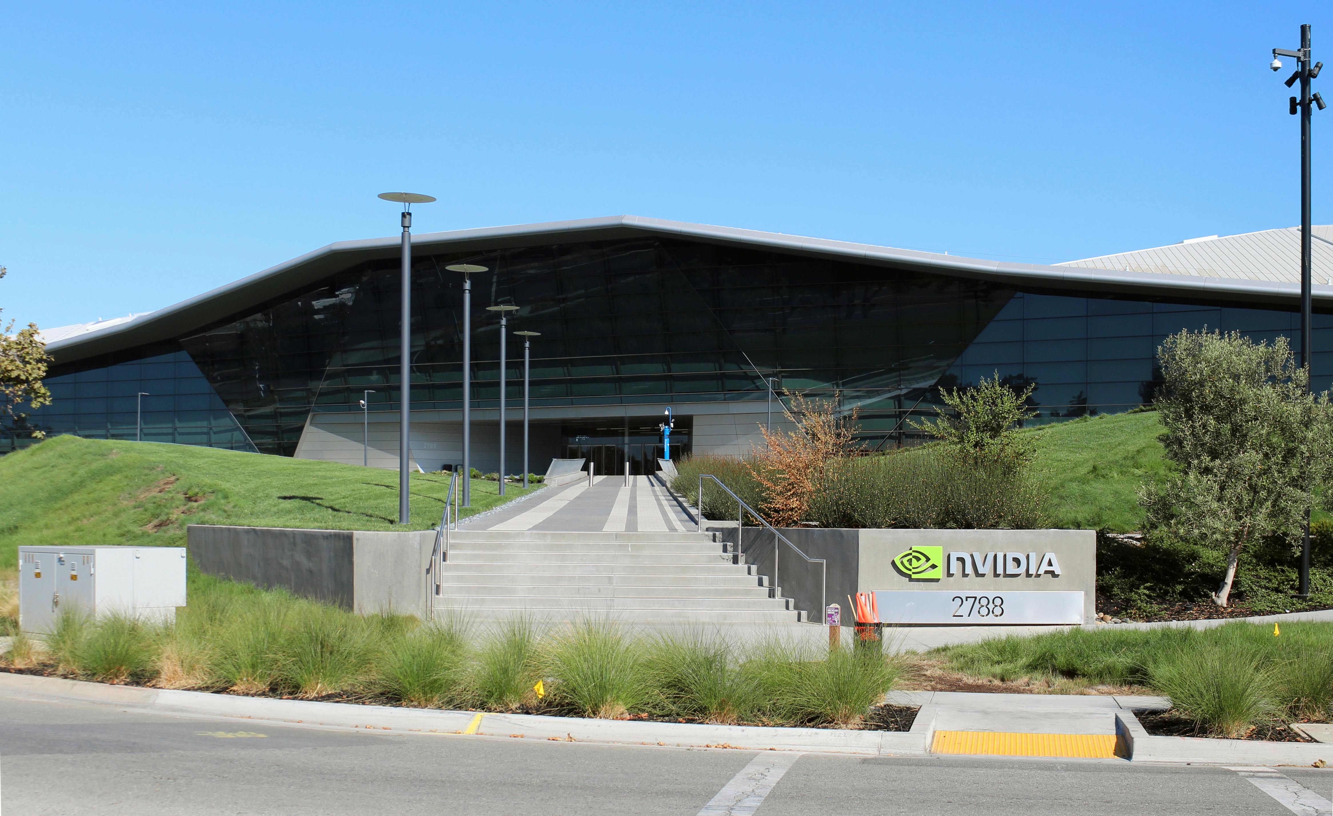 Nvidia、地政学的リスクをものともせずに過去最高の売上高を達成 – 中国事業が不確定要因として残る