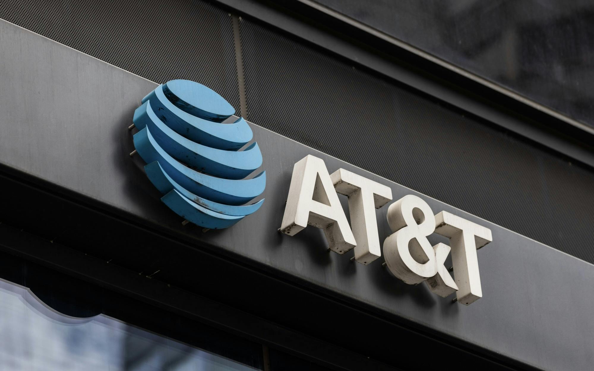 AT&T、230億ドルのスペクトラム取引で統合に注力 - 規制当局は依然として不確定要因