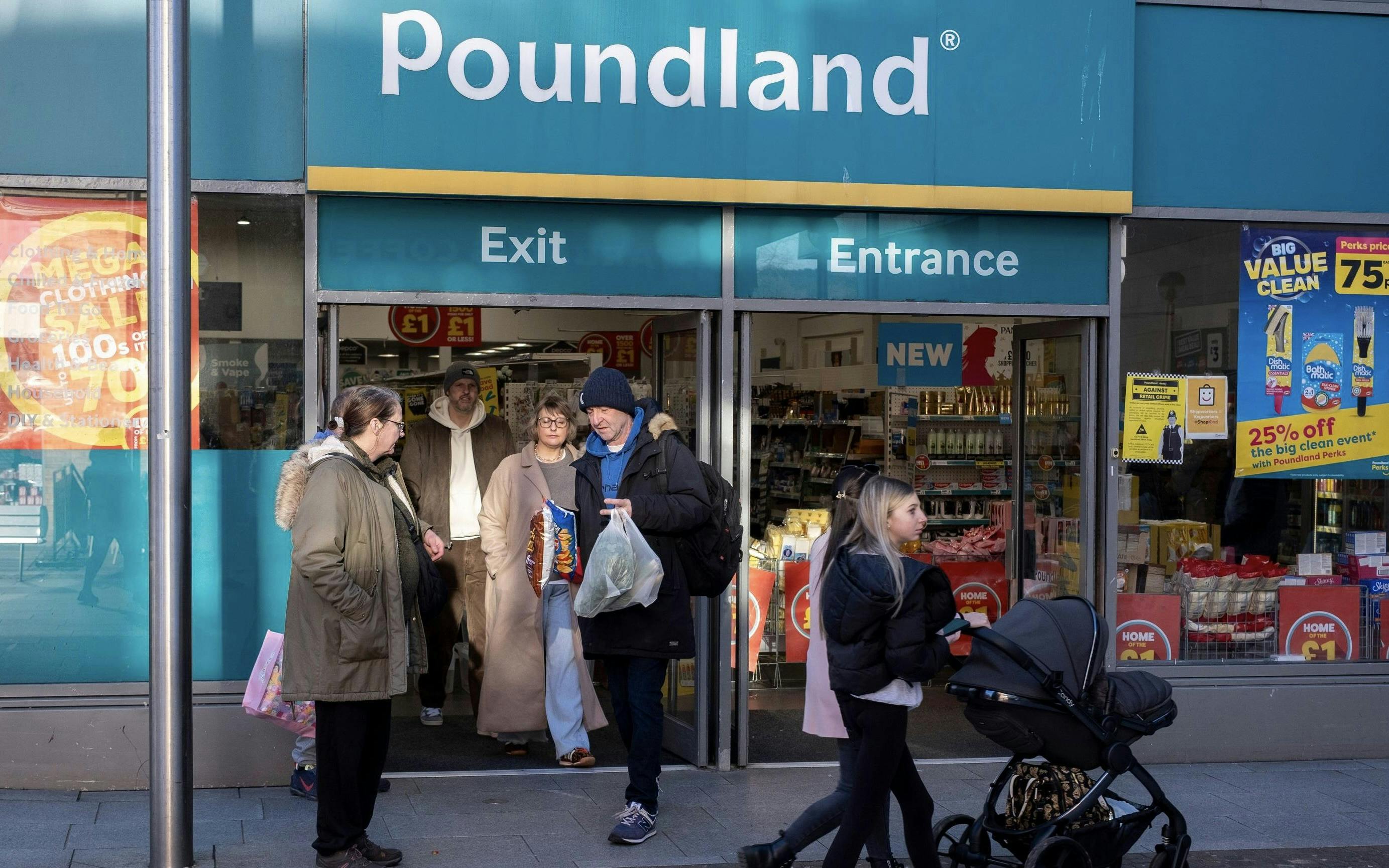 Poundland planea cerrar hasta 150 tiendas: nuevo propietario emprende curso de saneamiento