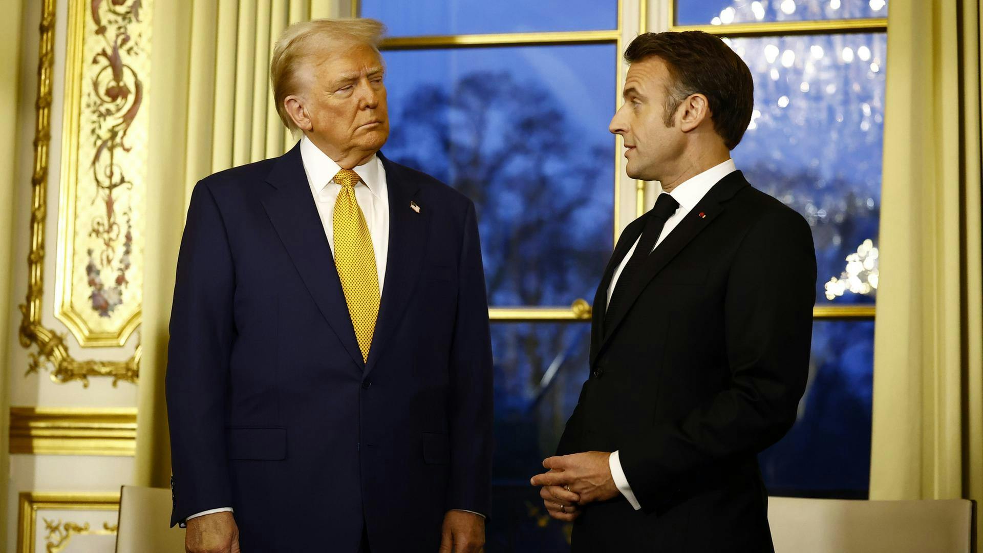 Mässukatsed rahutippkohtumisel – Trumpi ja Macroni käepigistus muutub diplomaatiliseks jõukatsumiseks