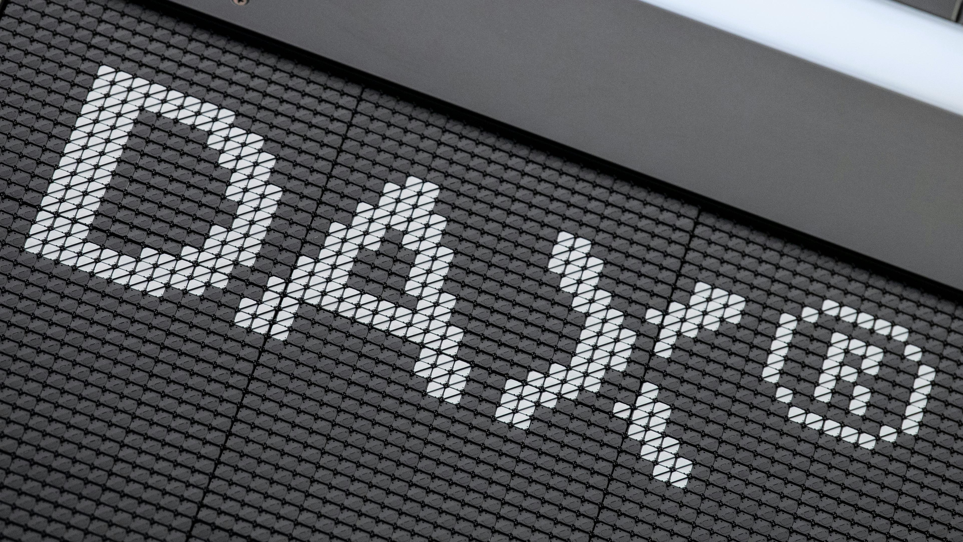 DAX stabils par spīti vājiem rūpniecības datiem – Francija saglabājas kā nenoteiktības faktors