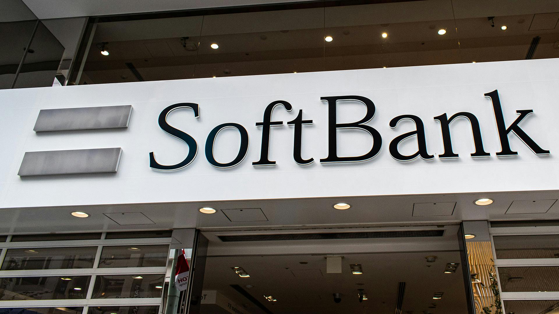 SoftBank delnice po sodbi v Londonu poskočijo.