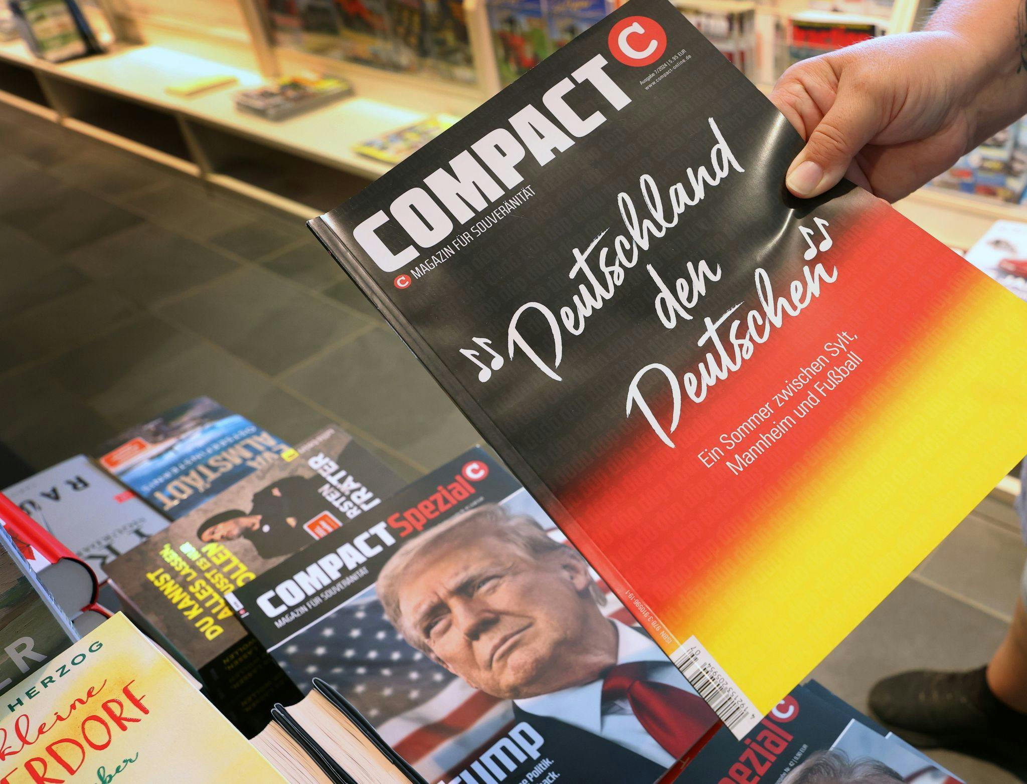 Die European-Affäre: rivista respinge le accuse - Weidel valuta querela