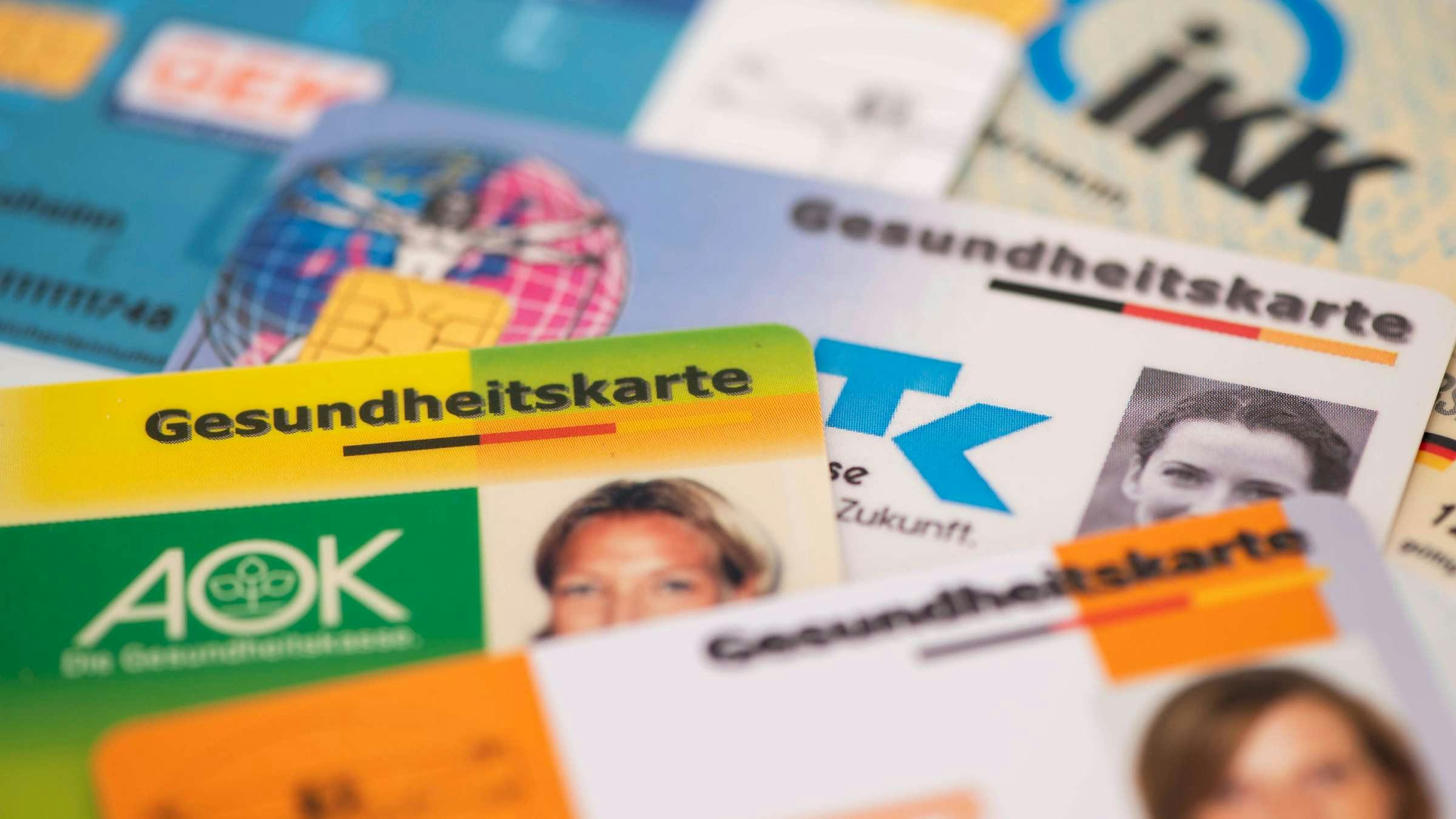 Delodajalci zahtevajo radikalno reformo zdravstvenih zavarovanj: Zakonski partnerji plačujejo, vrača se pristojbina za zdravnike