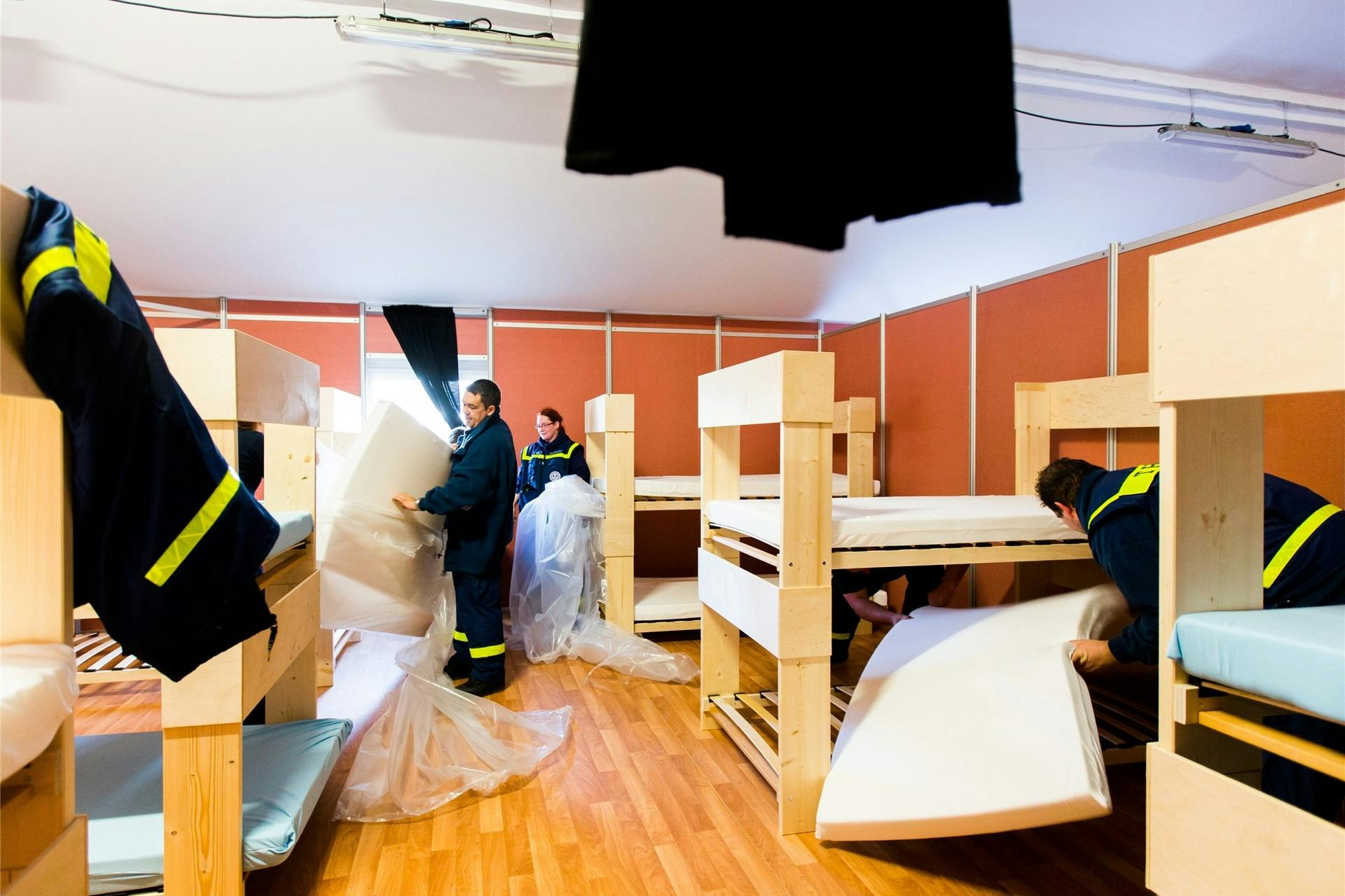 Milijonski dobički kljub preiskavam – berlinsko začasno zavetišče v središču pozornosti oblasti