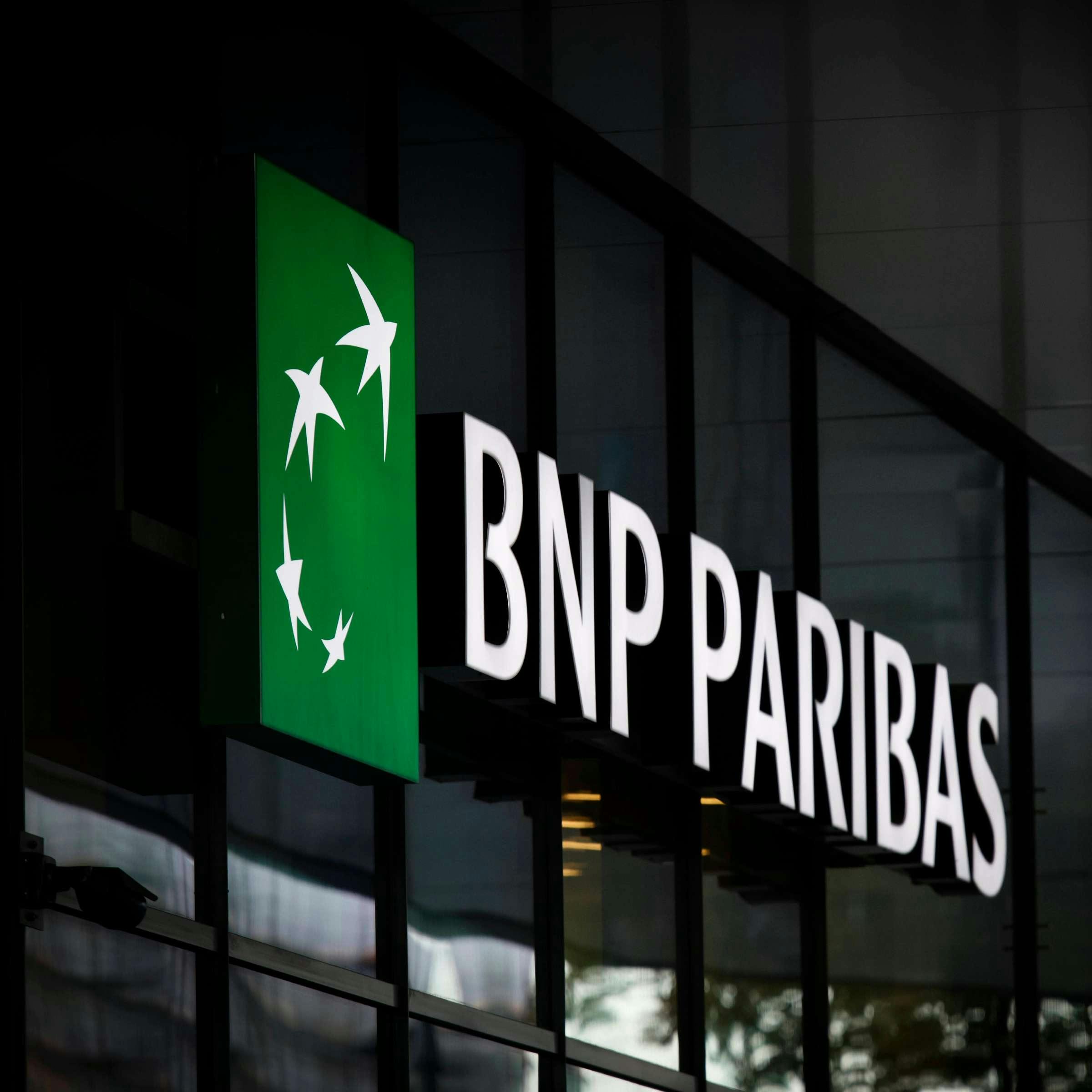 BNP-Paribas delnica narašča: velika banka krepi kapitalski blažilnik in zažene milijardni odkup