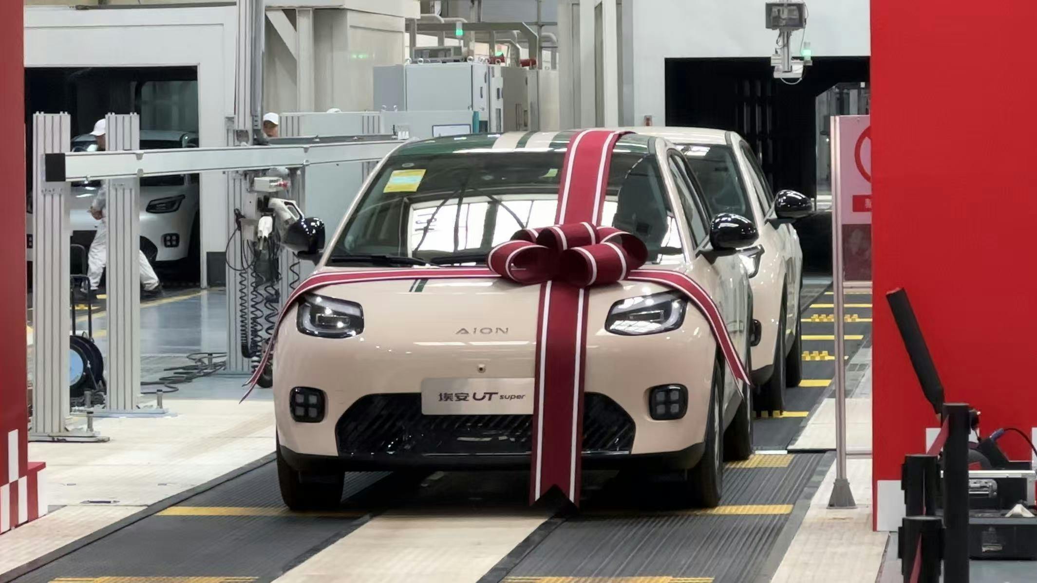 Preišokk Hiinas: 6000-eurone elektriauto paneb BYD-i ja Volkswageni surve alla