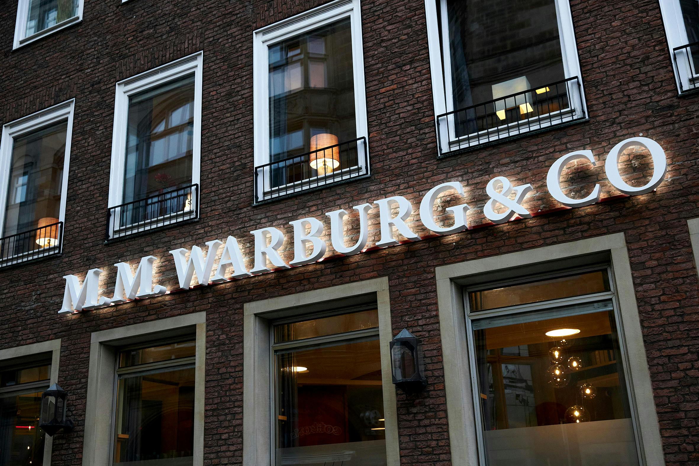 BaFin mengenakan denda terhadap M.M. Warburg karena pelanggaran aturan modal