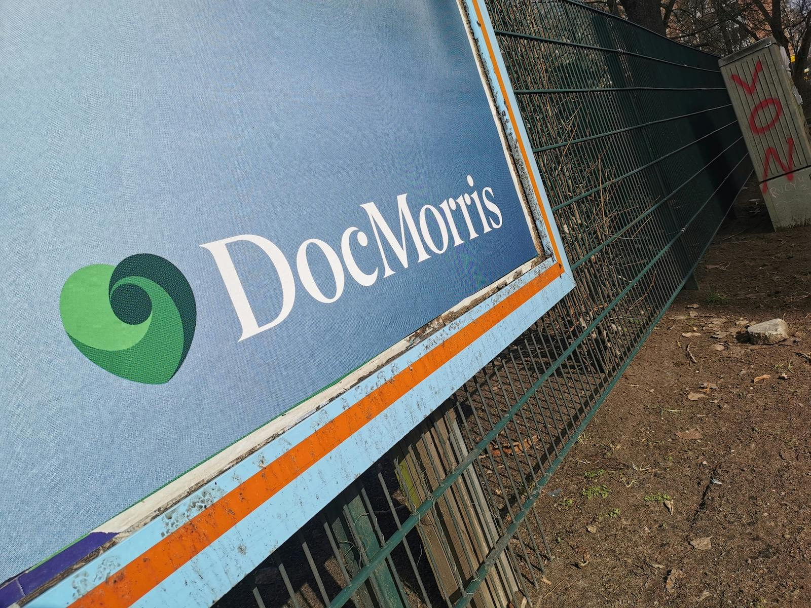 Starker Endspurt treibt DocMorris: Kétszámjegyű árbevétel-növekedés, a nyereségesség közelebb kerül