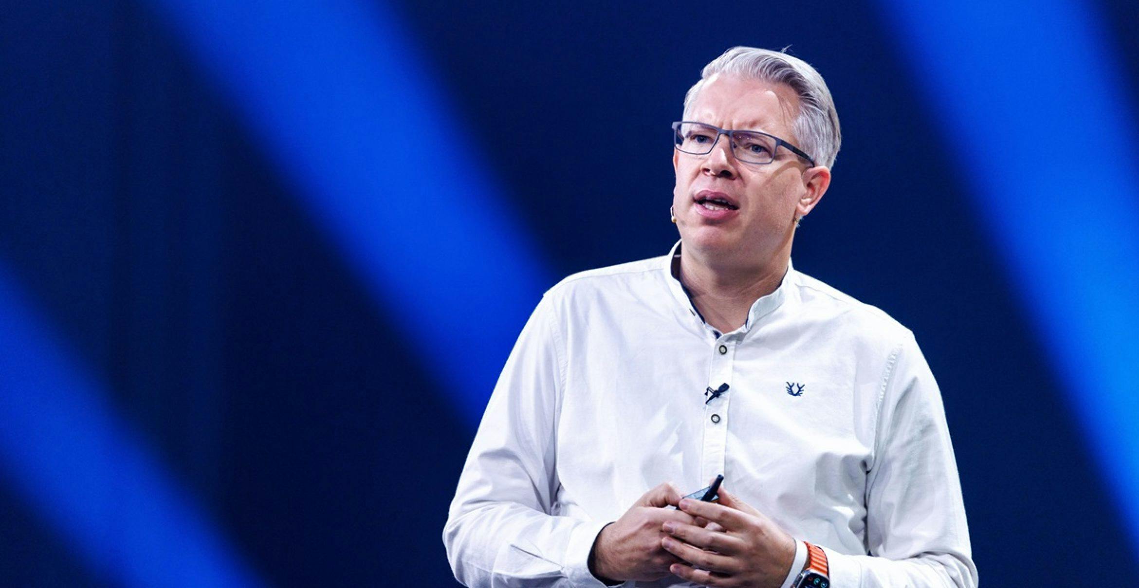 1000 de reclame false cu Frank Thelen: Cum folosesc escrocii platformele Meta pentru înșelătorii de miliarde.