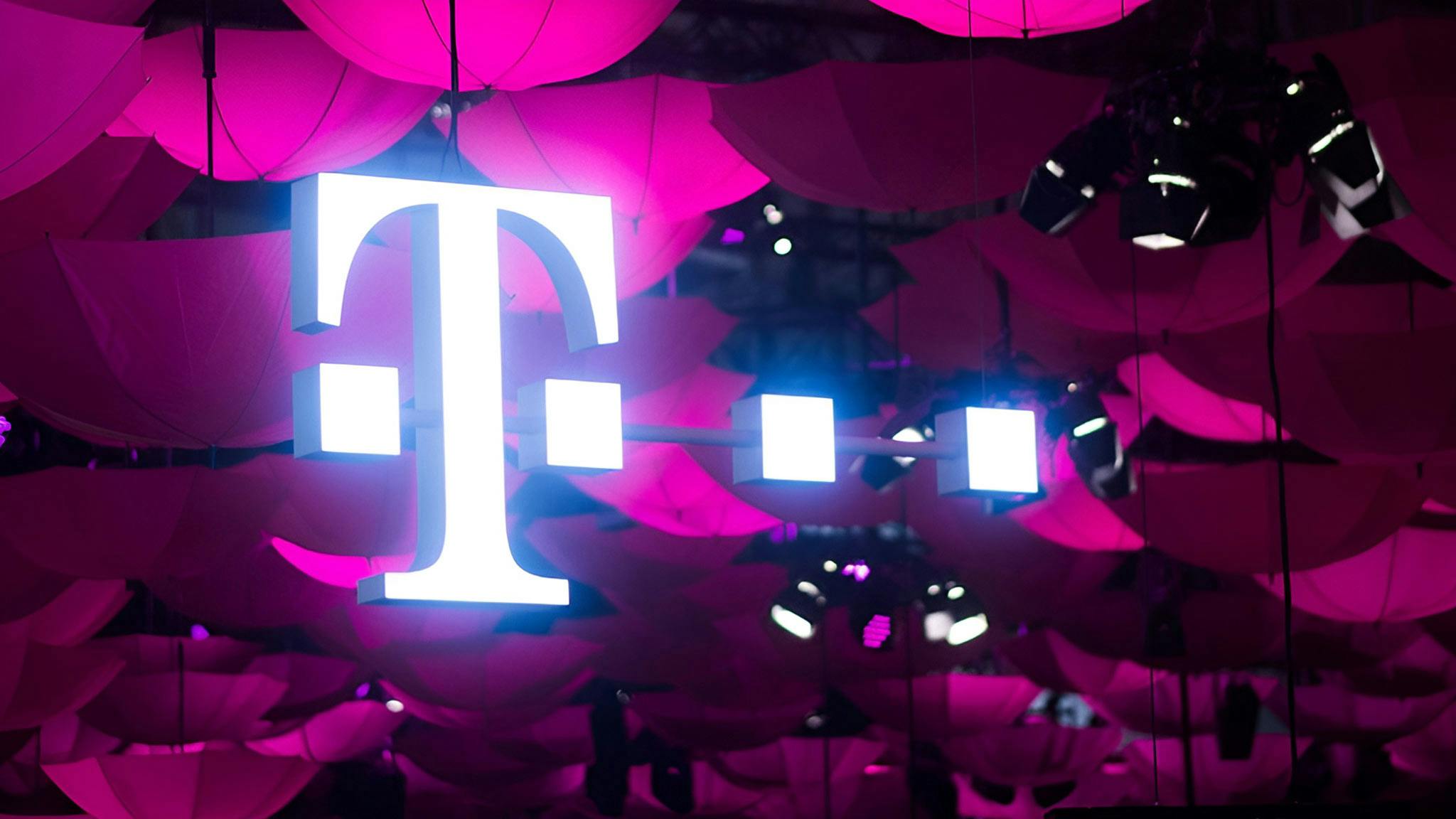 Deutsche Telekom nyomás alatt – a Barclays mégis kitart a 40 eurós cél mellett