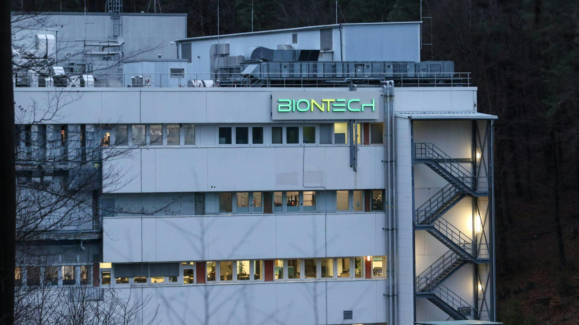 BioNTech muutoksessa: uusi henkilöstöjohtaja, uusi strategia – riittävätkö nämä osakkeen käänteeseen?