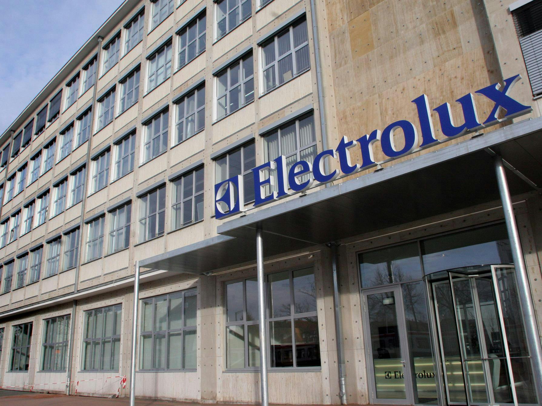 Electrolux surprinde pozitiv – dar riscurile vamale afectează perspectiva pentru 2026