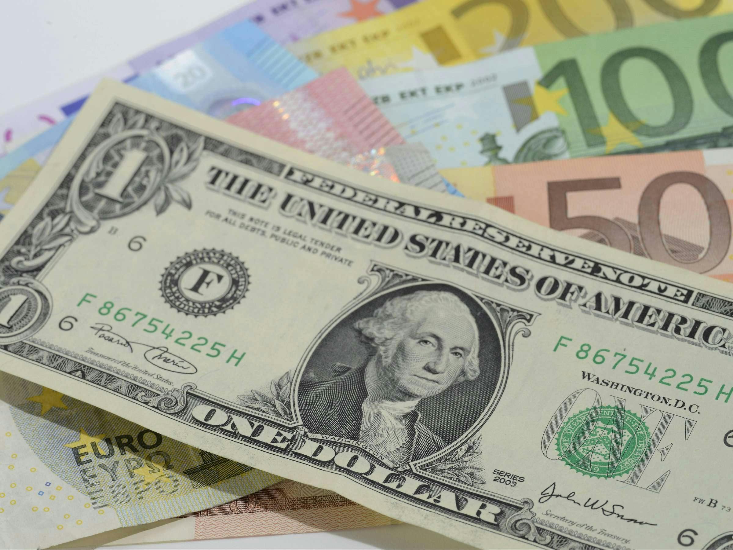 Der Dollar schwächelt – und verschiebt Europas Handelsbilanz