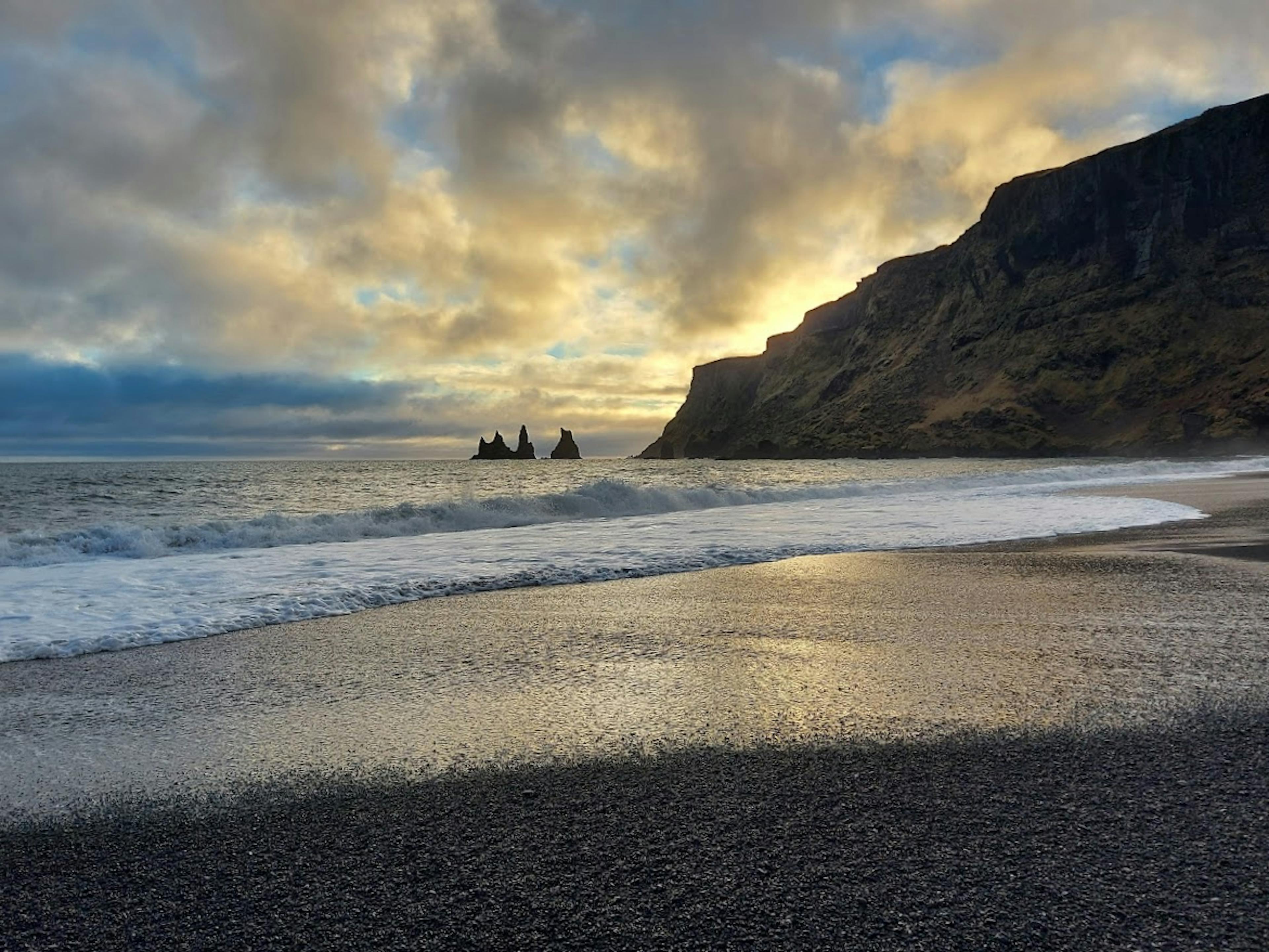 Sonnenuntergang am Schwarzenstrand in Vik