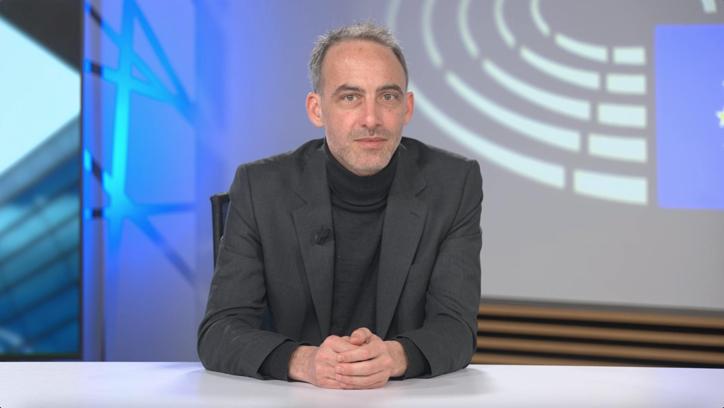Four questions to MEP Raphaël Glucksmann