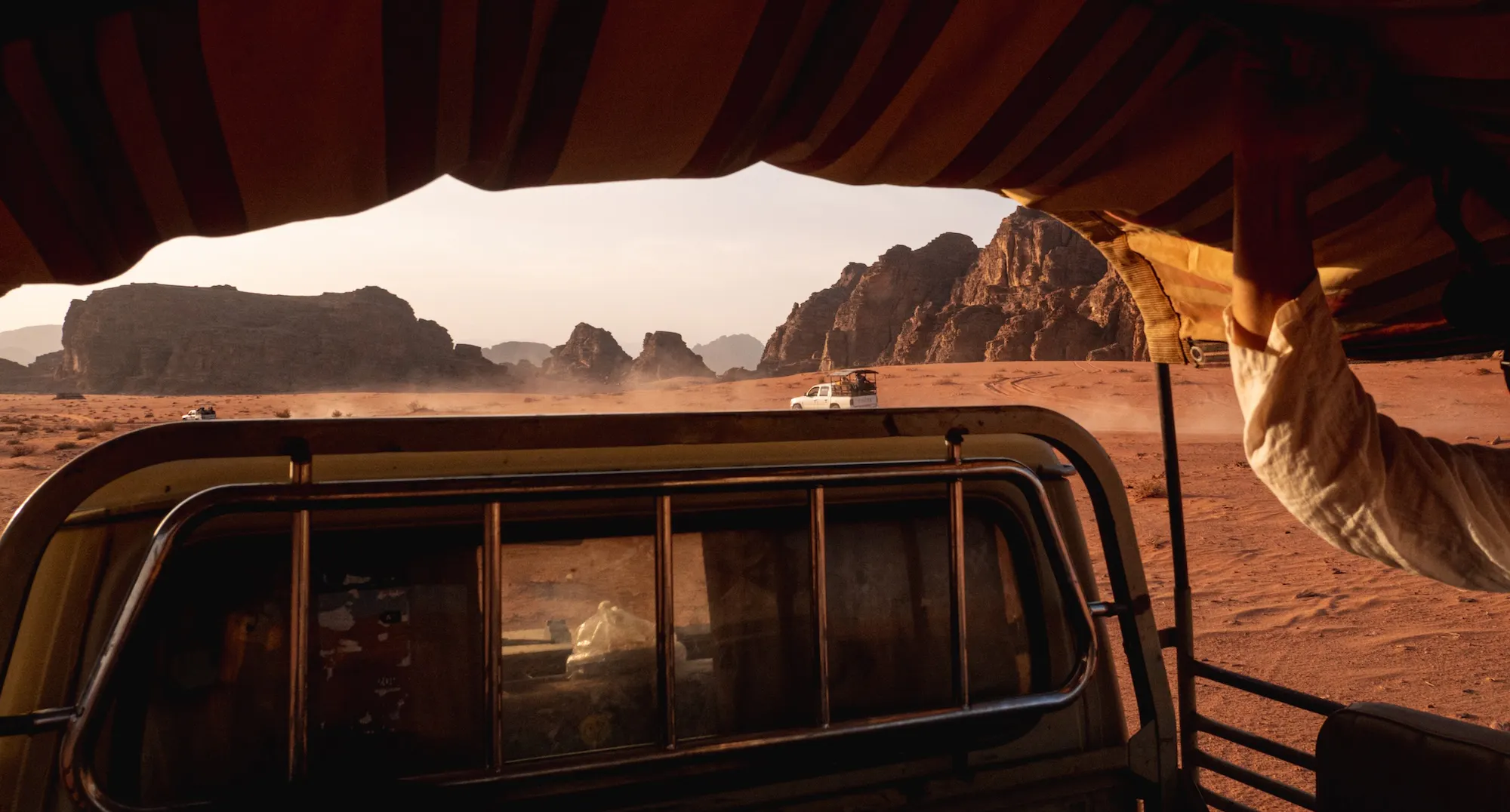 Roadtrip dans le désert du Moyen-Orient