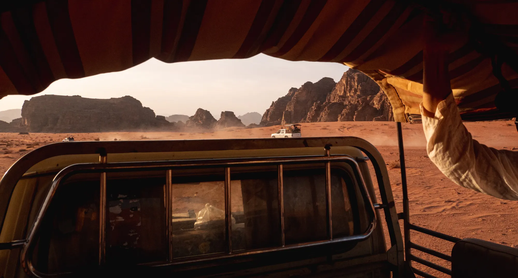 Roadtrip door de woestijn van het Midden-Oosten