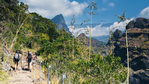 Deux randonneuses à La Réunion