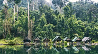 Bungalows flottants en Thaïlande