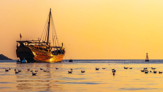Boutre au coucher du soleil