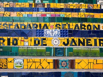 Escaleras en el barrio de Lapa