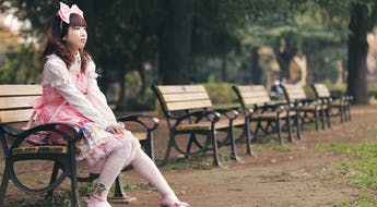 Jeune femme déguisée en cosplay à Tokyo