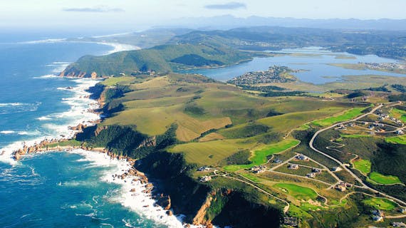 Vue aérienne de la Garden Route à Knysna, Afrique du Sud