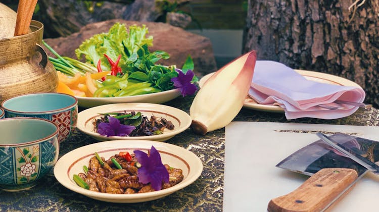 Apprendre à cuisiner les insectes au Cambodge