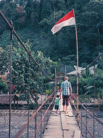 Paseo en Indonesia con hijos