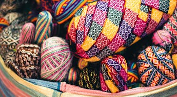 Garn auf einem Markt in Peru