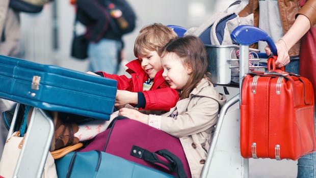 Aeroport et bagages en famille