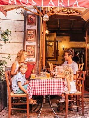 Une pause déjeuner en famille