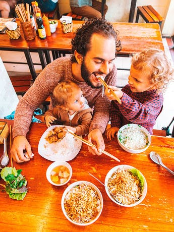 Tester des plats locaux avec ses enfants, c'est possible !