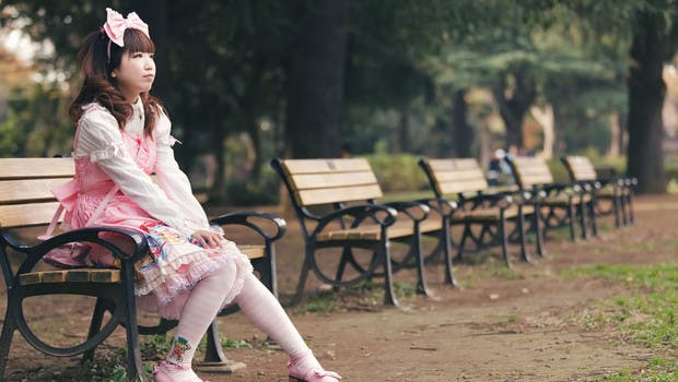 Jeune femme déguisée en cosplay à Tokyo
