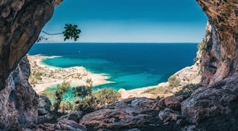 Blick von der Insel Kreta auf das Meer