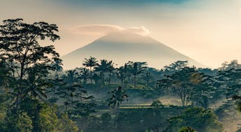 Le mont Agung en Indonésie