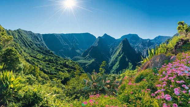 Panorama sur le cirque de Mafate sur l'île de La Réunion
