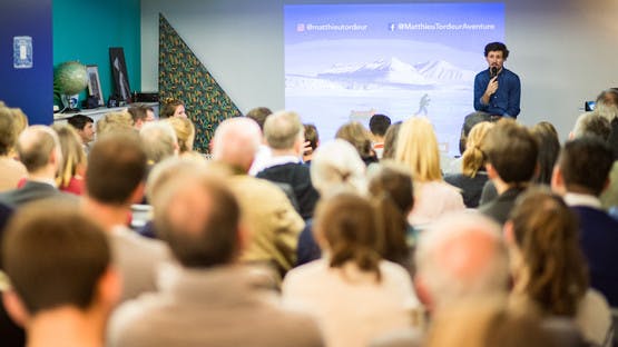 Matthieu Tordeur en conférence de presse chez Evaneos à la Voyagerie