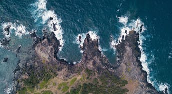 La côte de Kauai vue d'hélicoptère, Hawaï