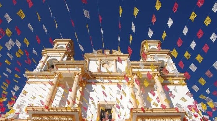 Iglesia decorada en San Cristóbal de las Casas, Chiapas, México