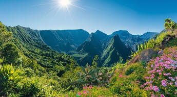 Panorama sur le cirque de Mafate sur l'île de La Réunion