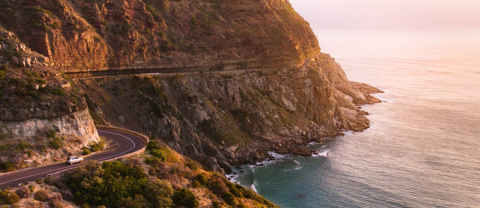 La route de Chapman's Peak, près du Cap en Afrique du sud.