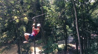 Tyrolienne au Chukka Adventure Park en Jamaïque