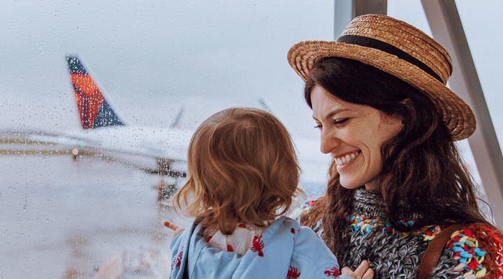 Prendre l'avion avec des enfants